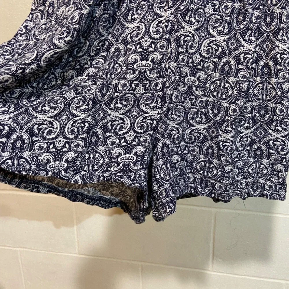 Romeo‎ & Juliet Couture Women Shorts Romper M Blue Paisley  3/4 Sleeve V-neck